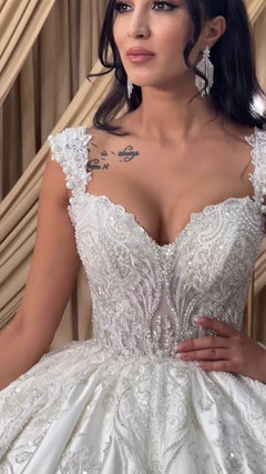 G21-077A robe de mariée princesse en dentelle perlée ivoire