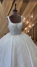 G21-086A robe de mariée princesse en dentelle perlée ivoire doux