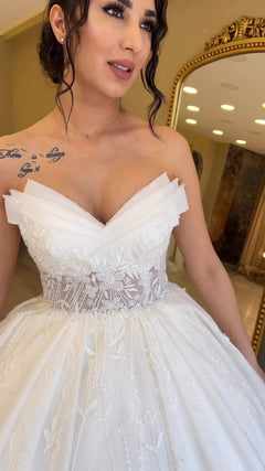 G21-102A robe de mariée princesse en dentelle perlée ivoire