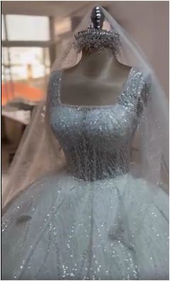 G21-021 robe de mariée coupe A en dentelle ivoire avec traîne chapelle