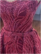 G21-118 robe de fiançailles fourreau en dentelle bordeaux