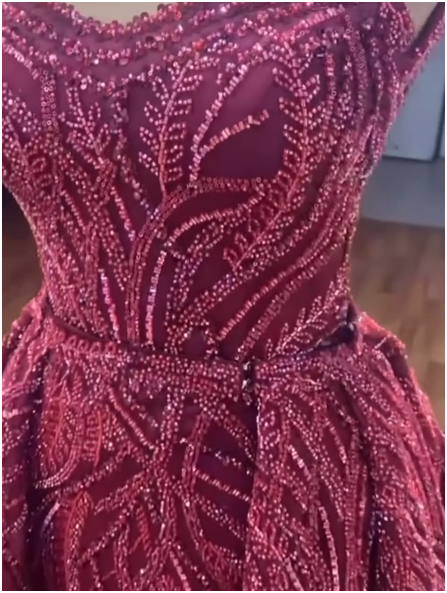 G21-118 robe de fiançailles fourreau en dentelle bordeaux