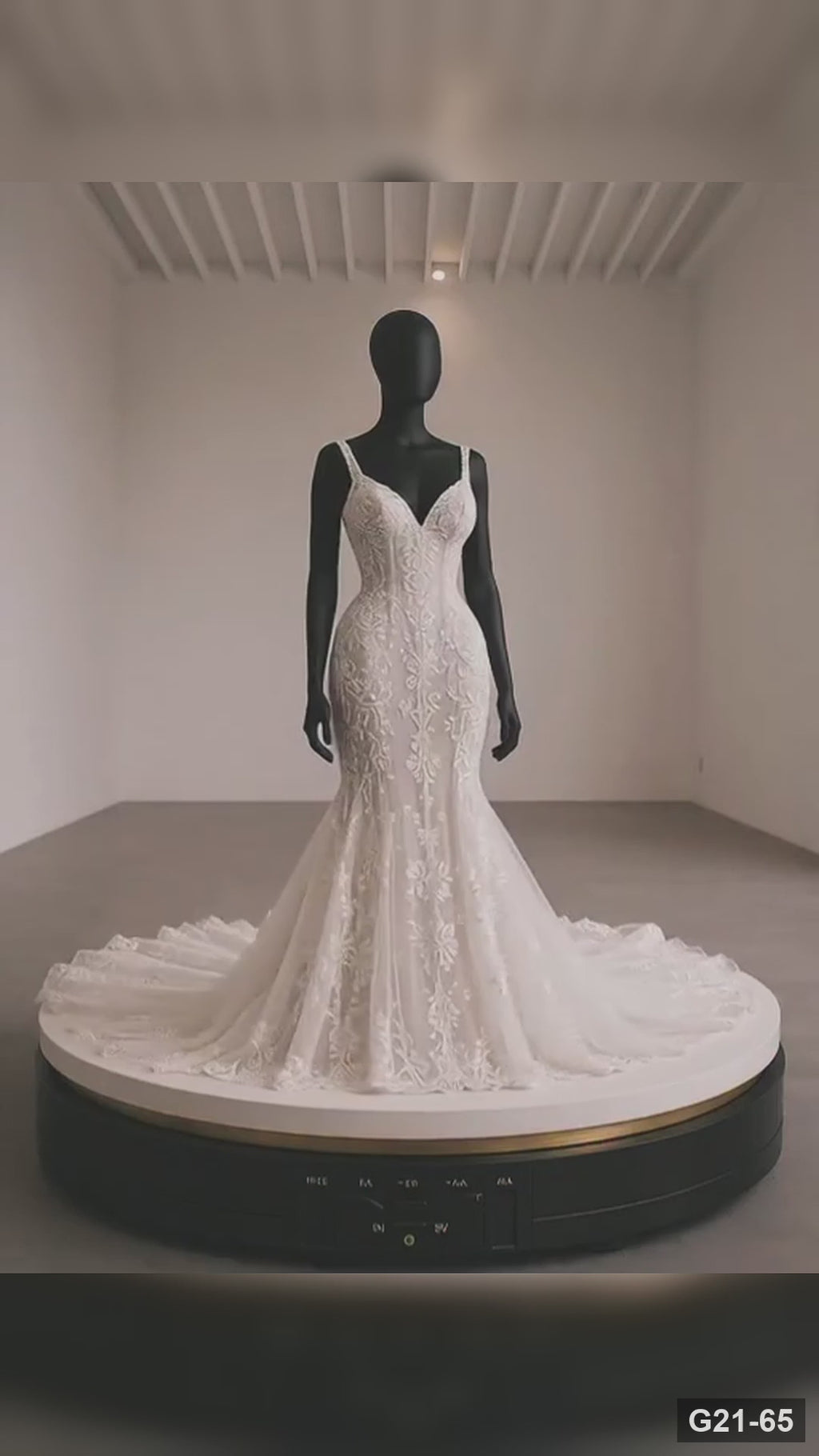 G21-065 robe de mariée sirène en dentelle ivoire avec traîne chapelle