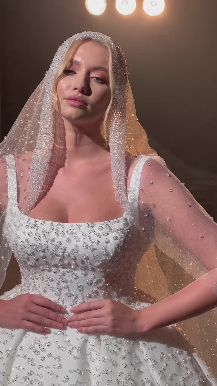 G21-133A robe de mariée princesse en dentelle perlée ivoire