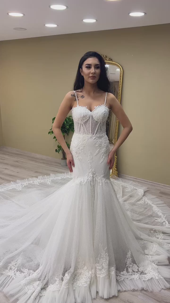 G21-115A robe de mariée princesse en dentelle perlée ivoire
