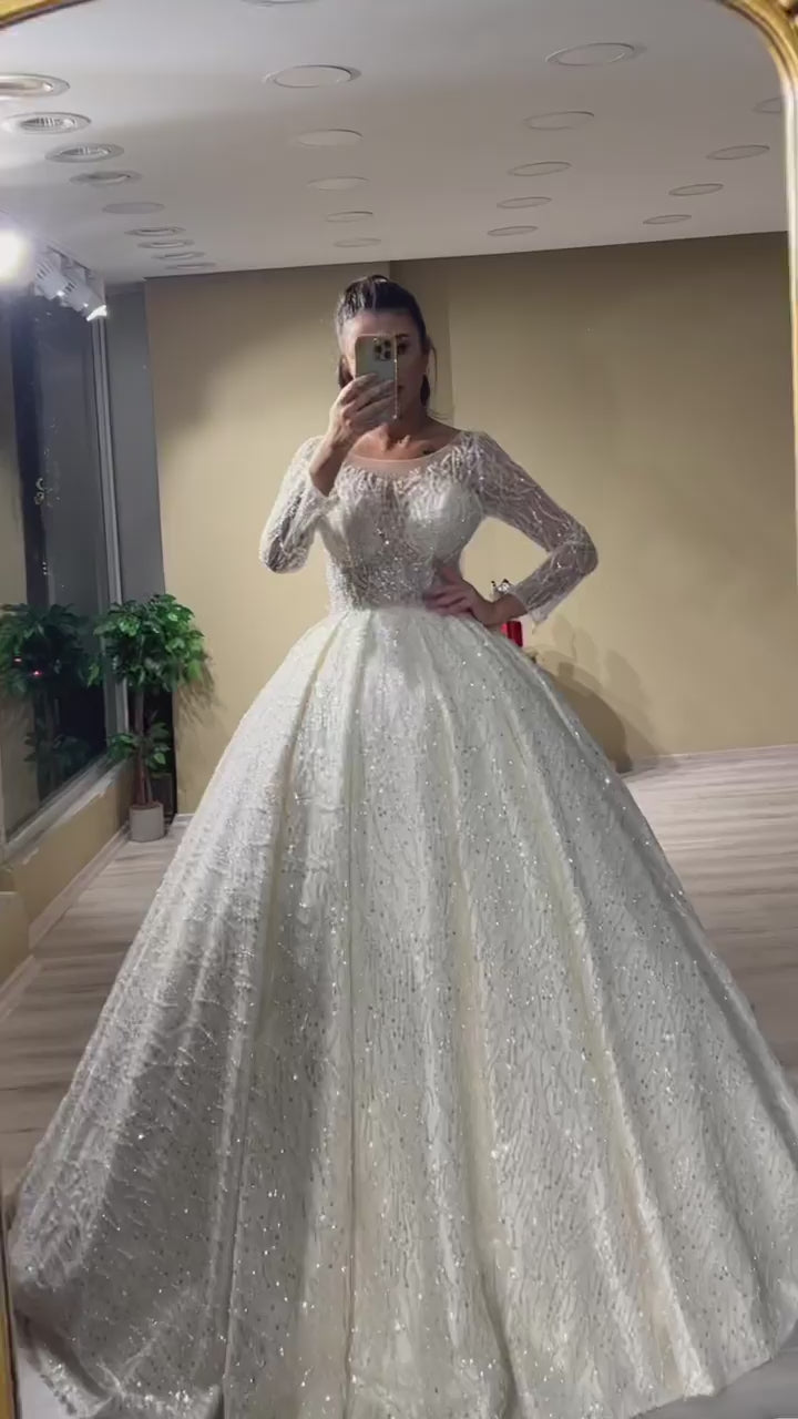 G21-137A robe de mariée princesse en dentelle perlée ivoire doux