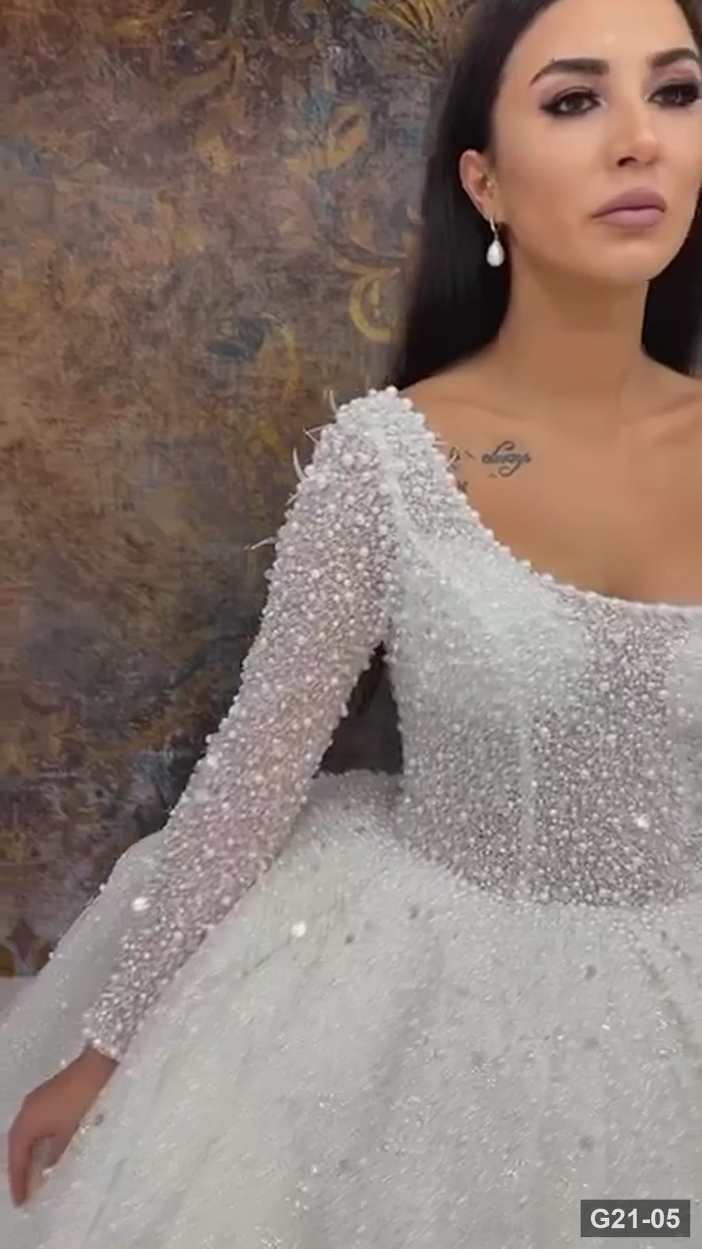 G21-005 robe de mariée princesse en dentelle ivoire avec traîne chapelle