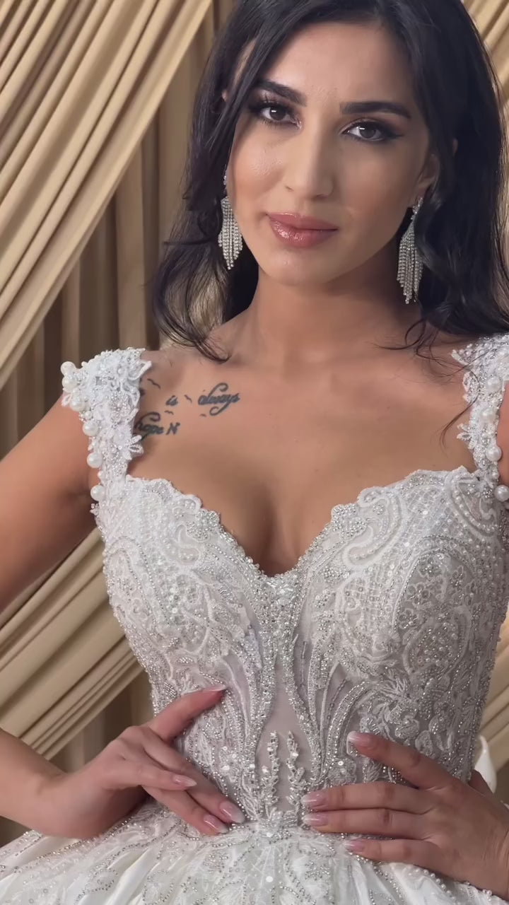 G21-077A robe de mariée princesse en dentelle perlée ivoire