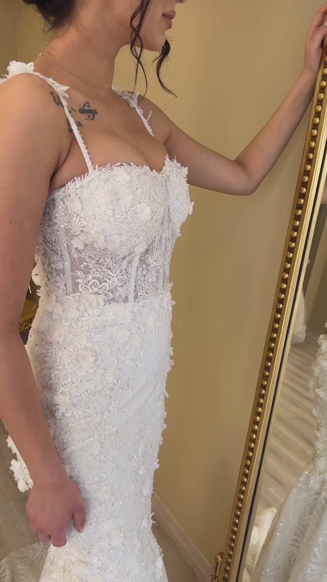 G21-102A robe de mariée princesse en dentelle perlée ivoire