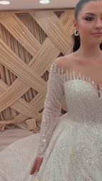 G21-113 robe de mariée princesse en dentelle ivoire avec traîne chapelle
