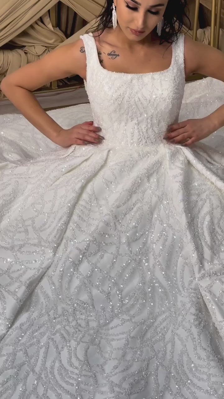 G21-119A robe de mariée princesse en dentelle perlée ivoire