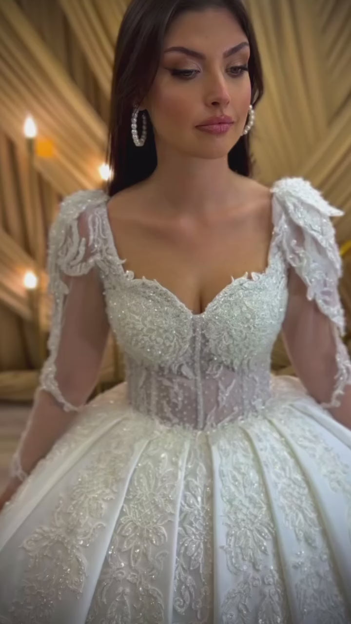G21-078A robe de mariée princesse en dentelle perlée champagne