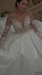 G21-022 robe de mariée princesse en dentelle ivoire avec traîne chapelle