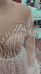 G21-115 robe de mariée princesse en dentelle ivoire avec traîne chapelle