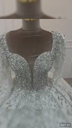 G21-012 robe de mariée princesse en dentelle ivoire avec traîne chapelle