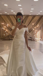G21-093A robe de mariée princesse ornée ivoire