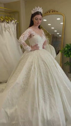 G21-112 robe de mariée princesse en dentelle ivoire avec traîne chapelle