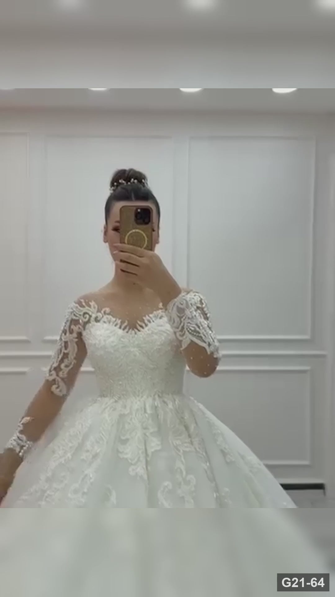 G21-064 robe de mariée princesse en dentelle ivoire avec traîne chapelle