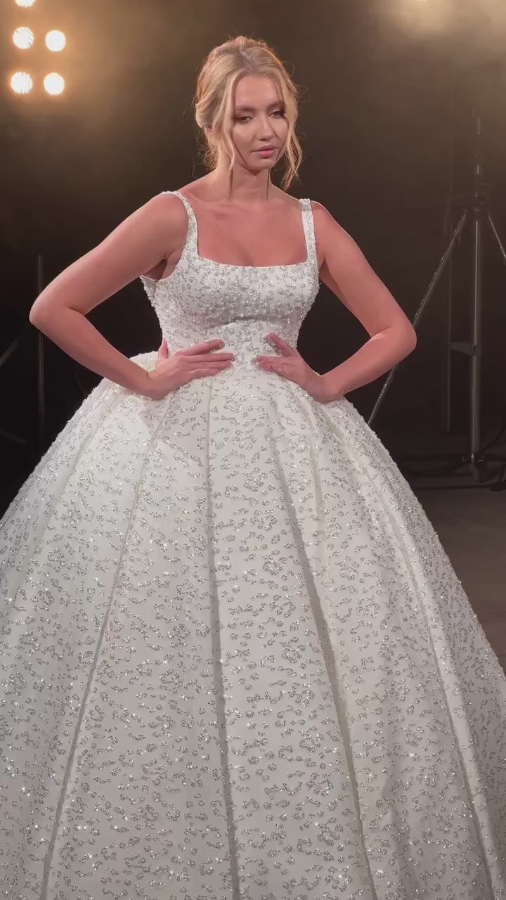 G21-136A robe de mariée princesse en dentelle perlée ivoire doux