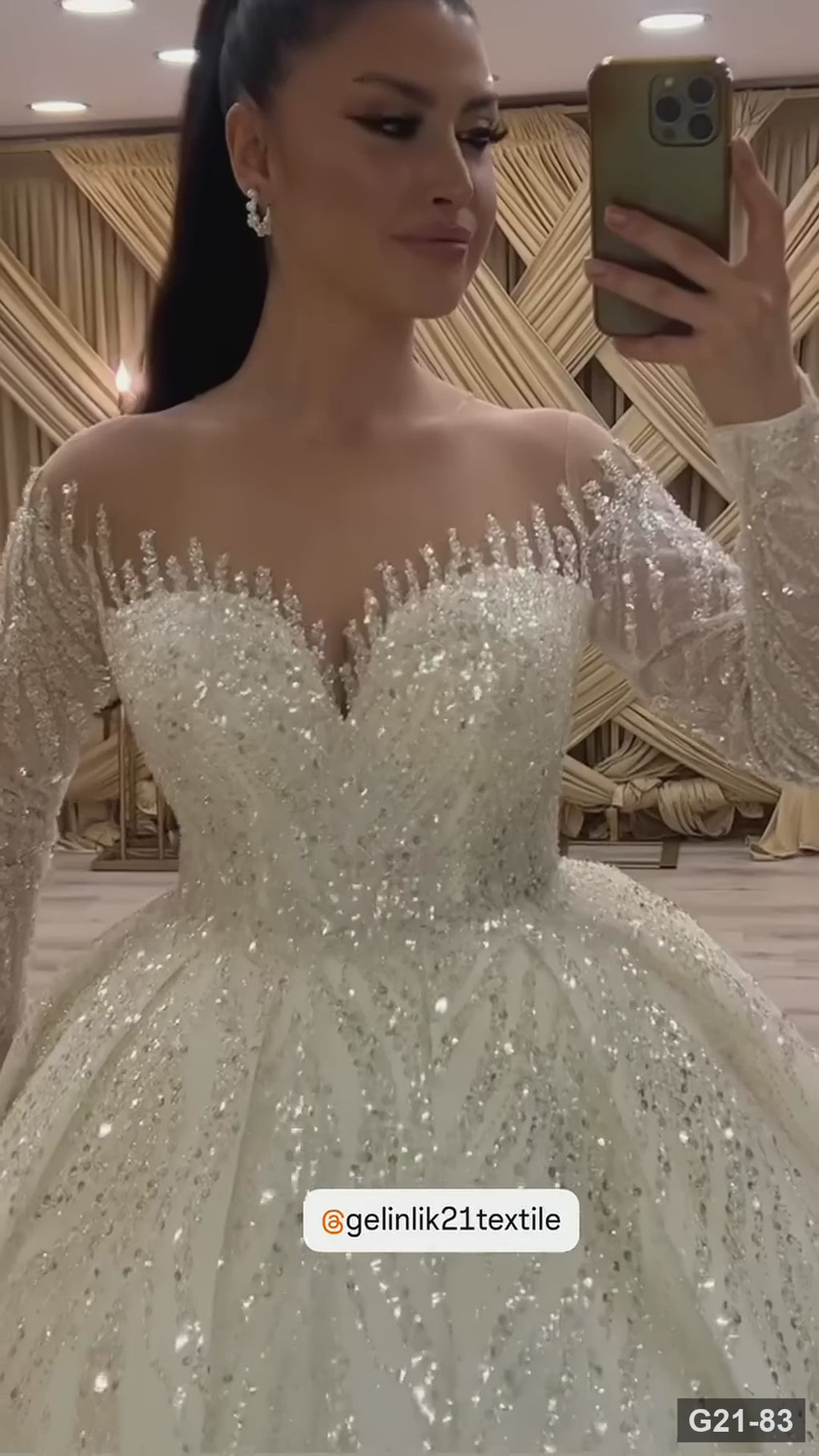 G21-083 robe de mariée princesse en dentelle ivoire avec traîne chapelle