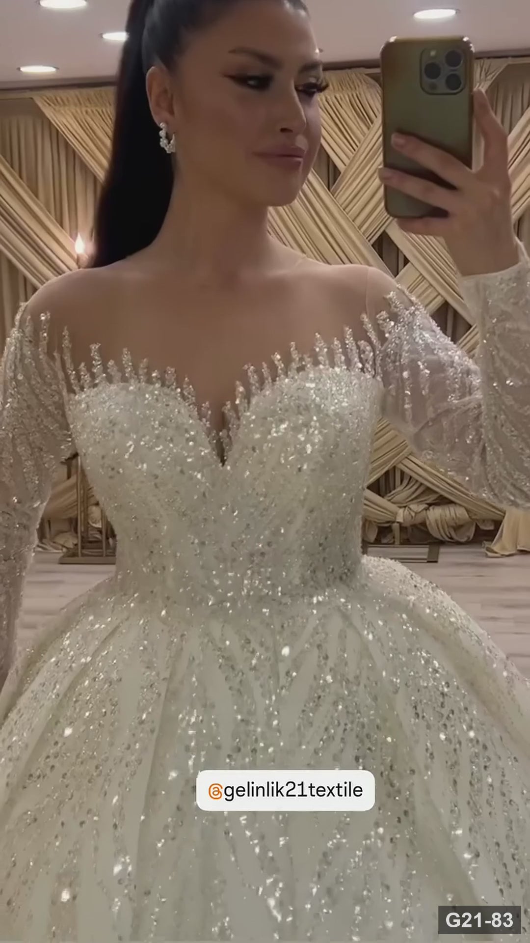 G21-083 robe de mariée princesse en dentelle ivoire avec traîne chapelle