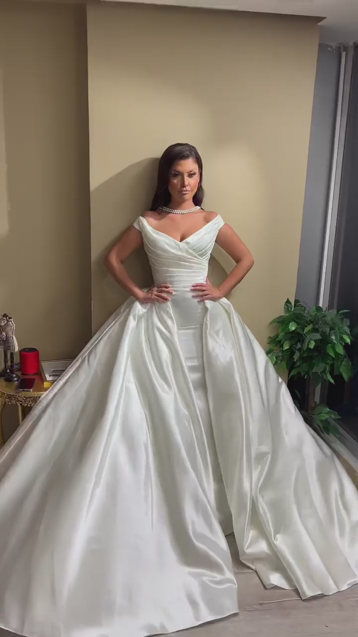 G21-138A robe de mariée princesse en dentelle perlée ivoire doux